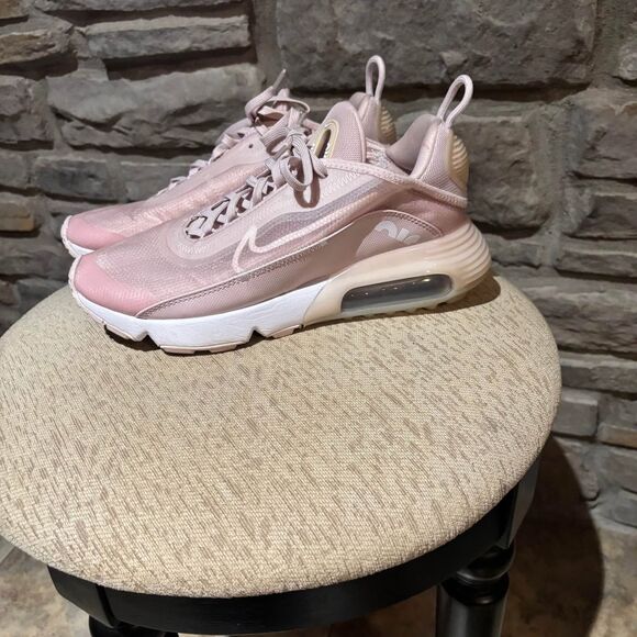 Nike womens Air Max 2090 Running Size 8.5 CT1290-600 Barely Rose White - Picture 7 of 10